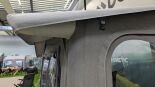 Integriertes 3-seitiges Wetterschutzvordach mit Apex-Netz-Belüftung