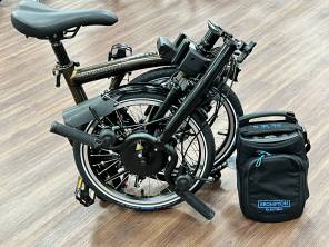 Brompton Electric Explore (6-Gang)Black Lacquer Hoher Lenker