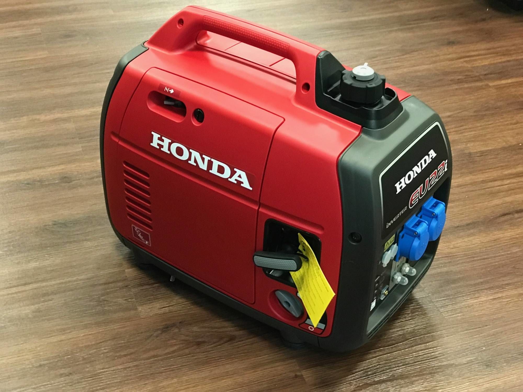 https://www.zeldi.de/images/upload/klonen/Generatoren/Honda-Generatoren/honda-eu-22i-generator-auf-propangas-02.JPG