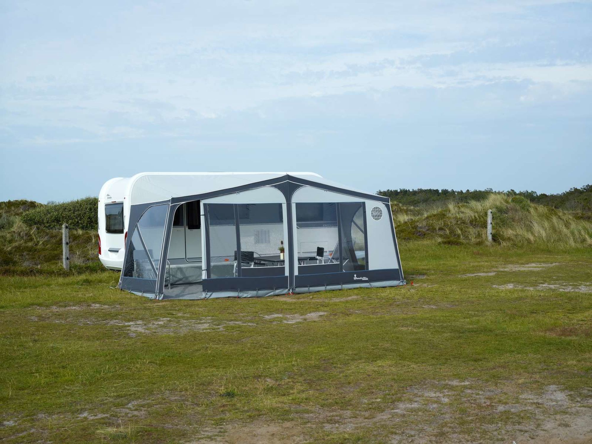 sonnensegel 2x6m Einziehbares 2x6m, nach Maß Pergola Markise Verstellbar Schattenabdeckung 95% UV-Schutz & reißfest Inkl. Montageseilen für Terrasse/Pergola Himmelblau Länge:70cm (ab 6.Monat) Montage-Set 